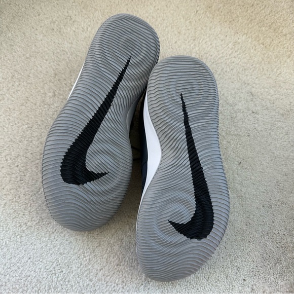 *NEW* Nike Fly By II Basketball Shoes, sz 7 main image 6